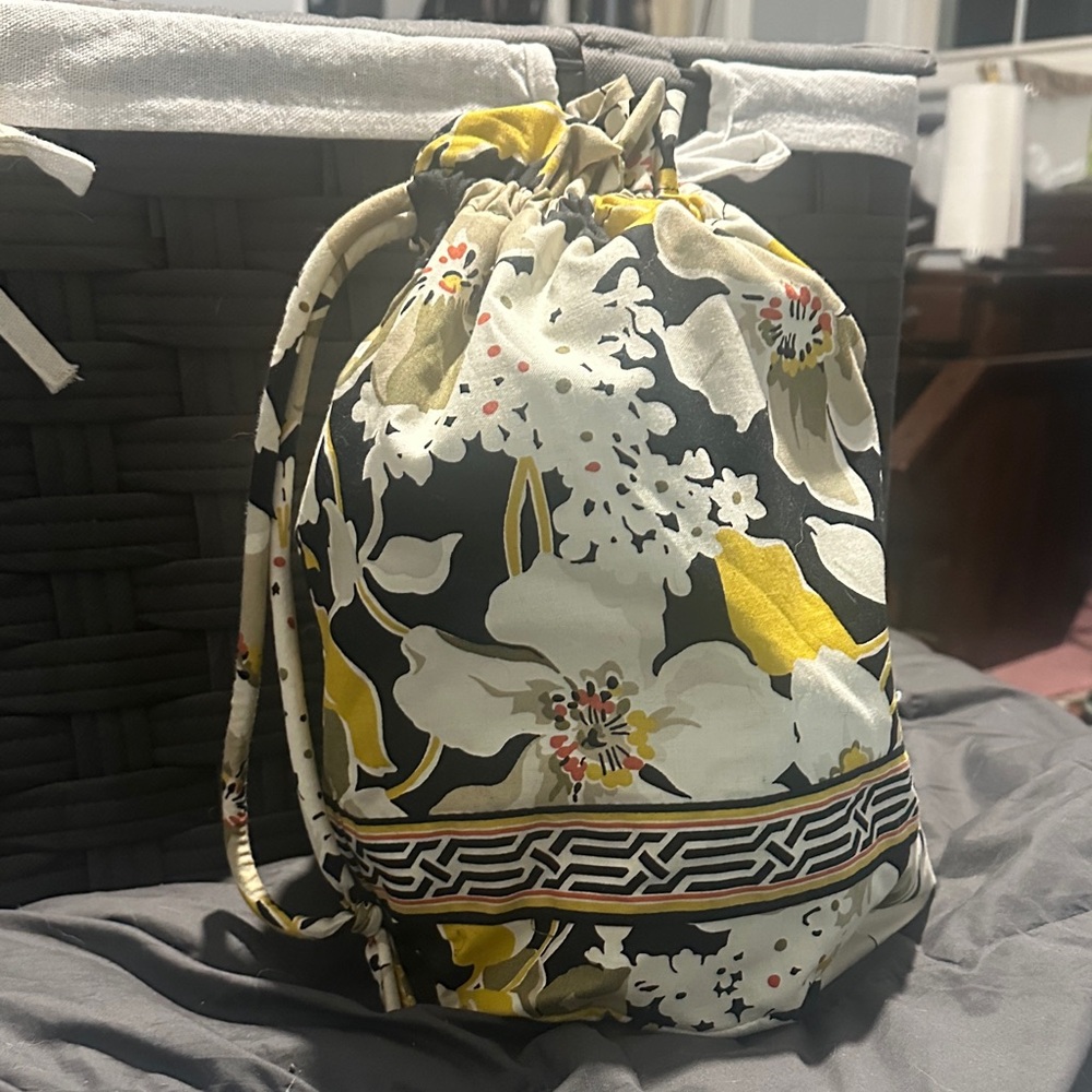 Vera Bradley Dogwood drawstring ditty bag